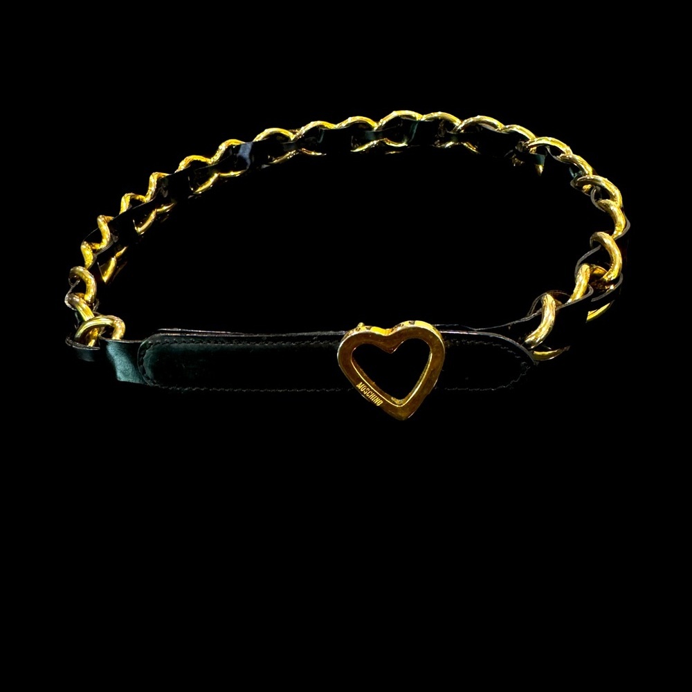 Vintage Moschino Patent Leather Belt with Heart and Chain - Redwall Collection - Picture 4 of 12